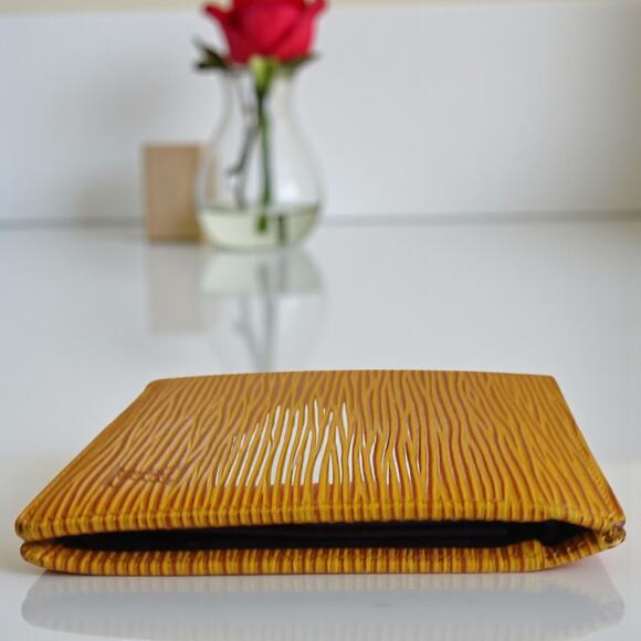 Louis Vuitton Marco Epi Leather Bifold Wallet Yellow - Picture 4 of 14